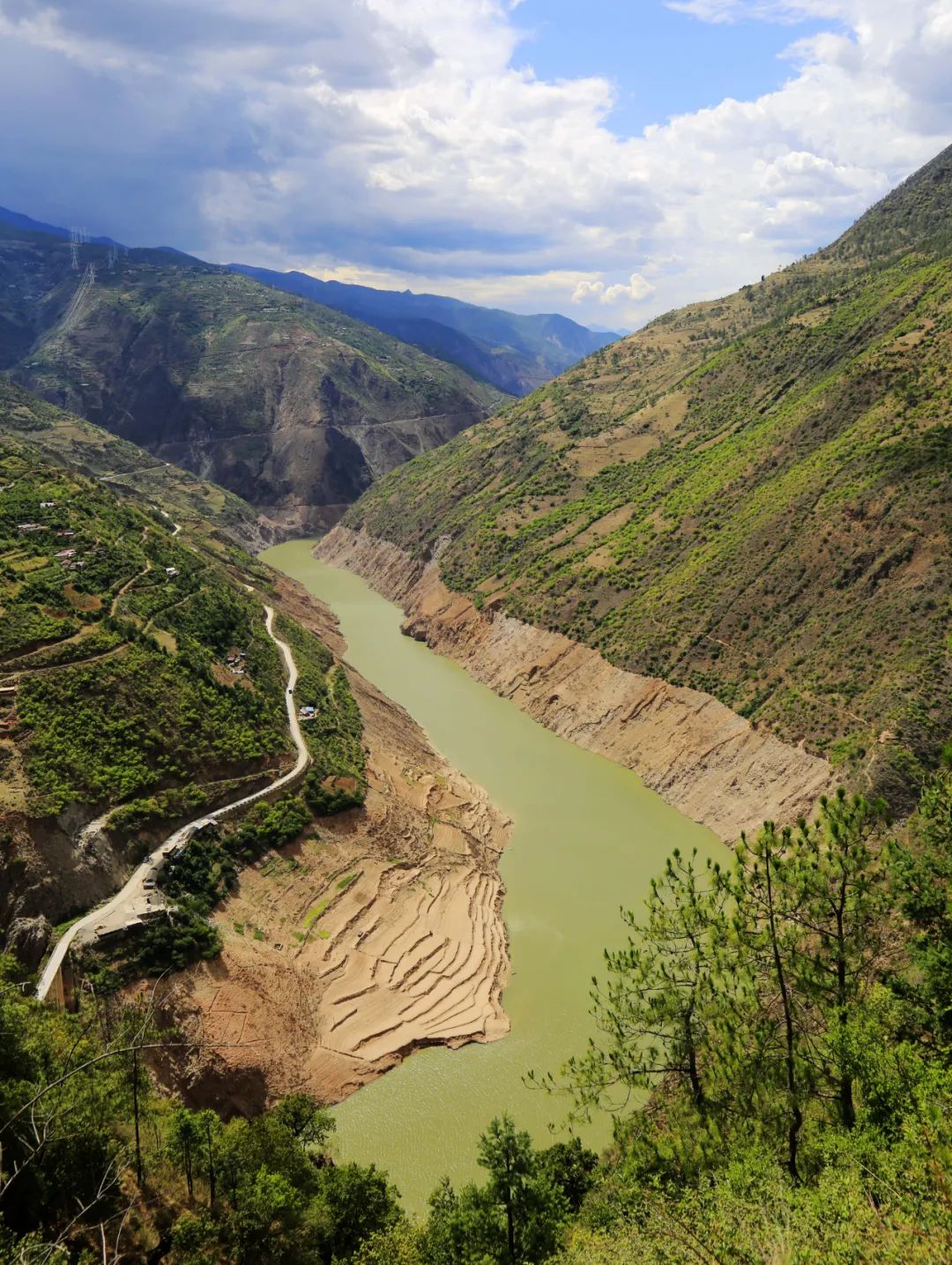 洛克徒步木里到稻城翻的是哪座山,秘境四川甘孜
