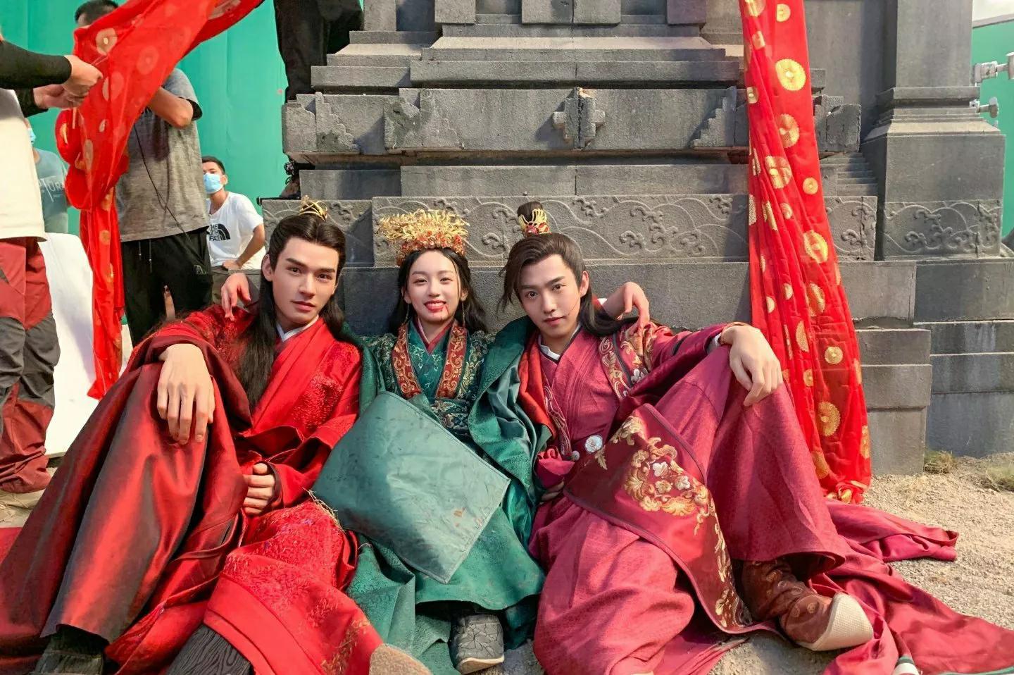 龚俊赚钱的图,龚俊一天能赚多少钱