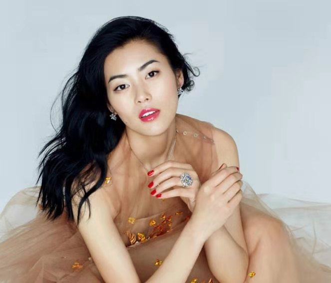 单眼皮怎么画眼妆才能让眼睛变大,单眼皮女生怎么画眼妆显眼大