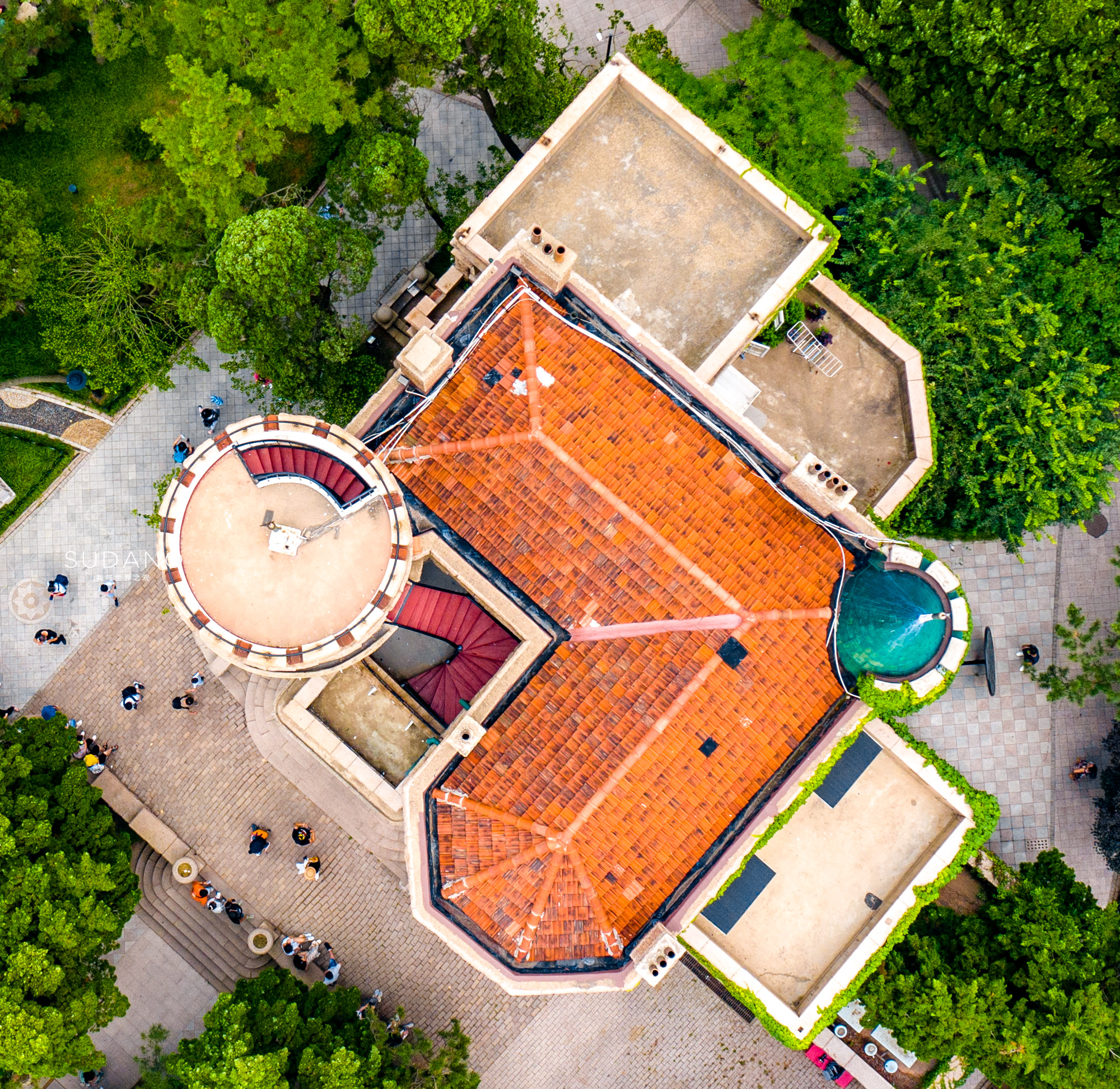 青岛是山东的省会,青岛经济超过山东的城市