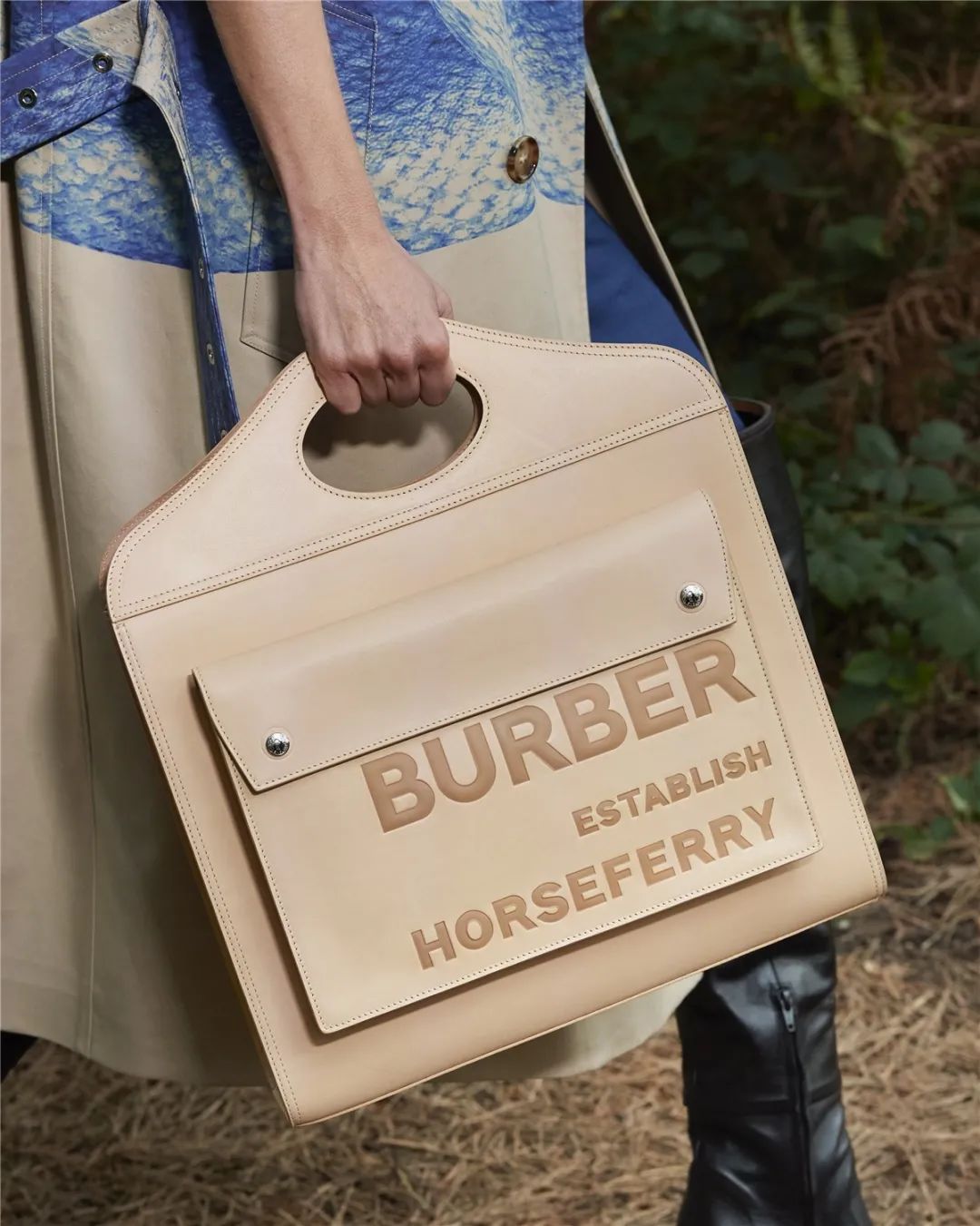 日常穿的衣服究竟可以多时髦？Burberry给了我们最佳答案