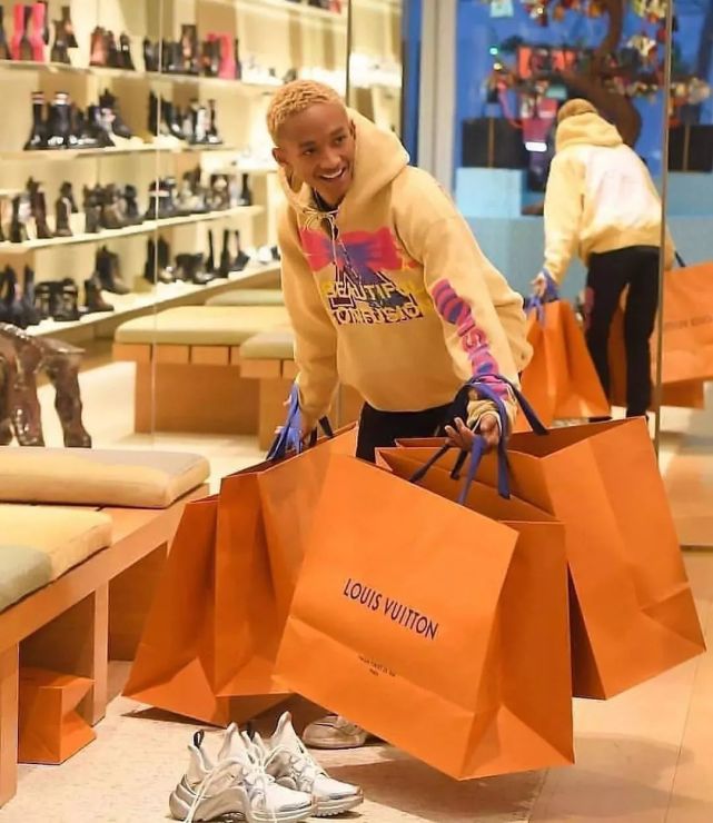 lv鞋贵还是aj贵,lv和aj哪个值得买