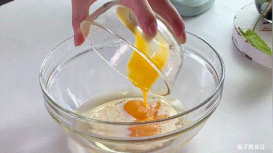 肉松蛋糕怎么做不掉皮？教你1个小技巧，简单易学0失败