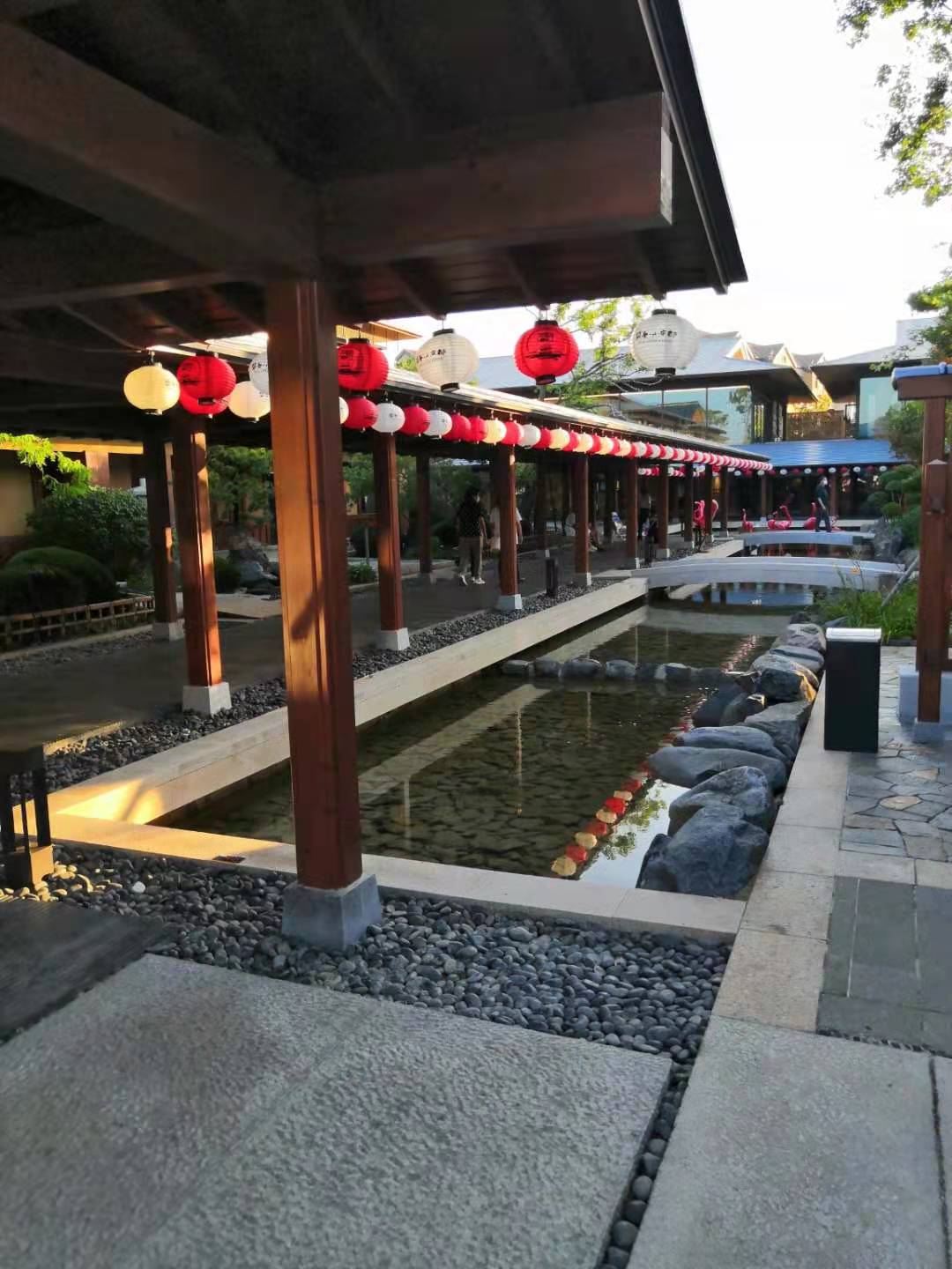 大连为何斥巨资建设日本风情街,大连人主场高喊勿忘国耻