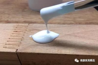 家具油漆刺鼻味道,木质家具气味