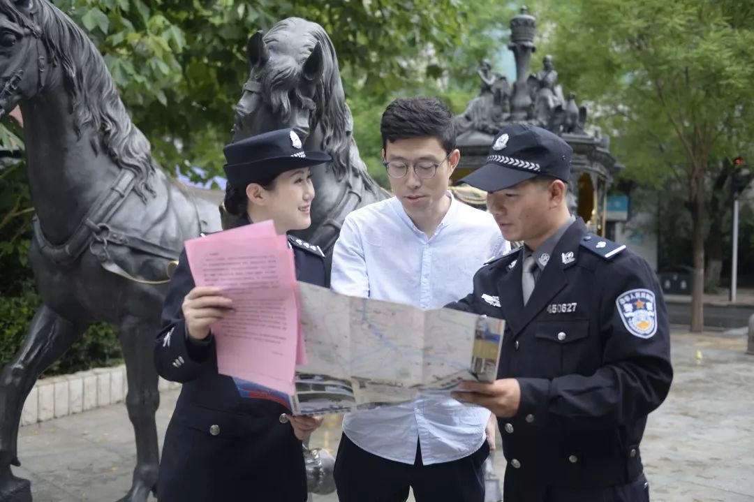 中国警服变迁的历史意义,警服变迁可以反映出什么