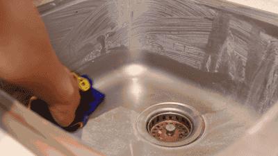 油烟机不管有多脏一个口罩就搞定,油烟机脏了别傻傻拆下来洗了