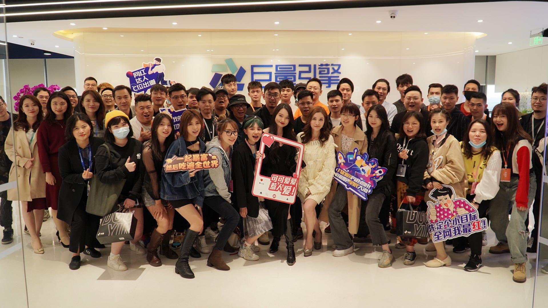 宸ㄩ噺寮曟搸骞夸經鐩磋惀涓績,宸ㄩ噺寮曟搸骞夸經鐩磋惀涓績鍦板潃