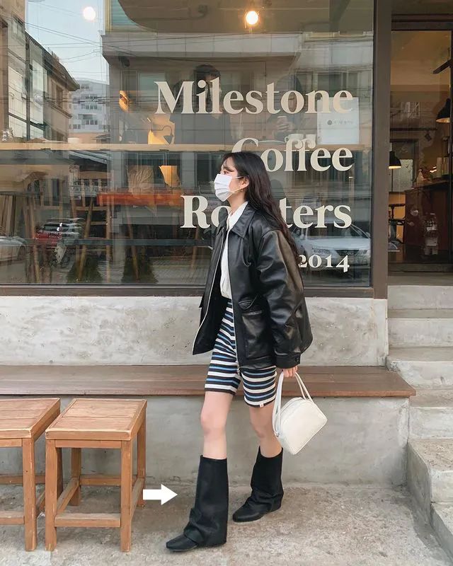 胖mm粗腿马丁靴冬季加绒羊羔绒,今年最火的中筒靴粗腿圆头马丁靴