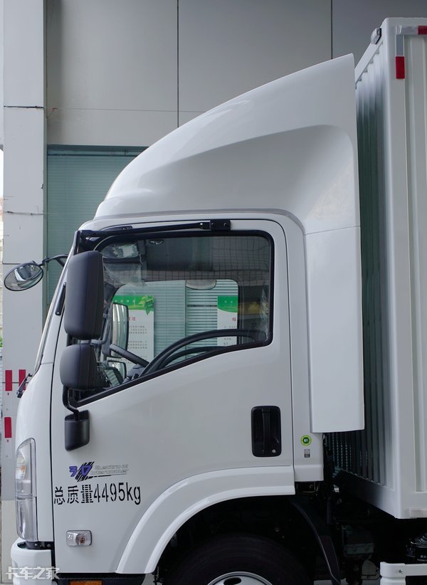 庆铃五十铃600p内饰,轻卡庆铃m600和m100区别买哪个好