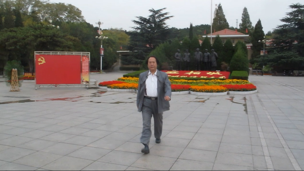 毛主席《七律·送瘟神》：四两拨千斤！——赵新月新解毛主席诗词