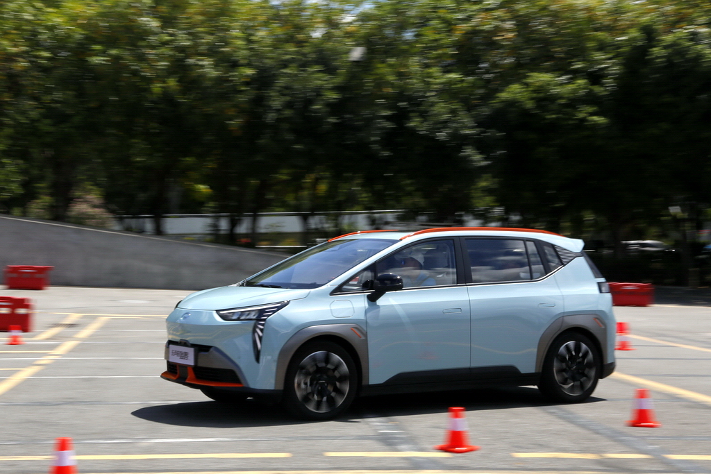 埃安y新增车型解读,埃安y最低配试驾