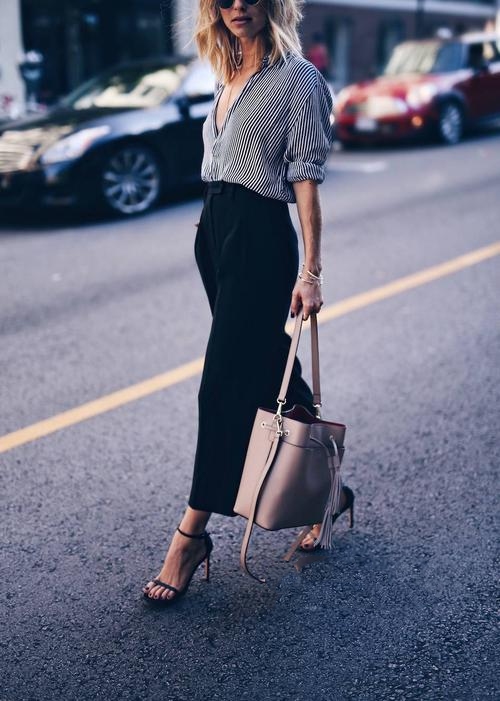 阔腿裤和窄版牛仔裤哪款显瘦,最流行的阔腿裤与牛仔裤