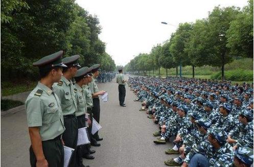 军训前还不知道军训有多苦,大学军训不过有什么后果