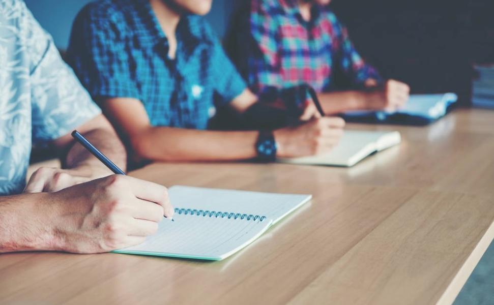 大学补考怎么才能过到及格线,大学期末考试如何及格