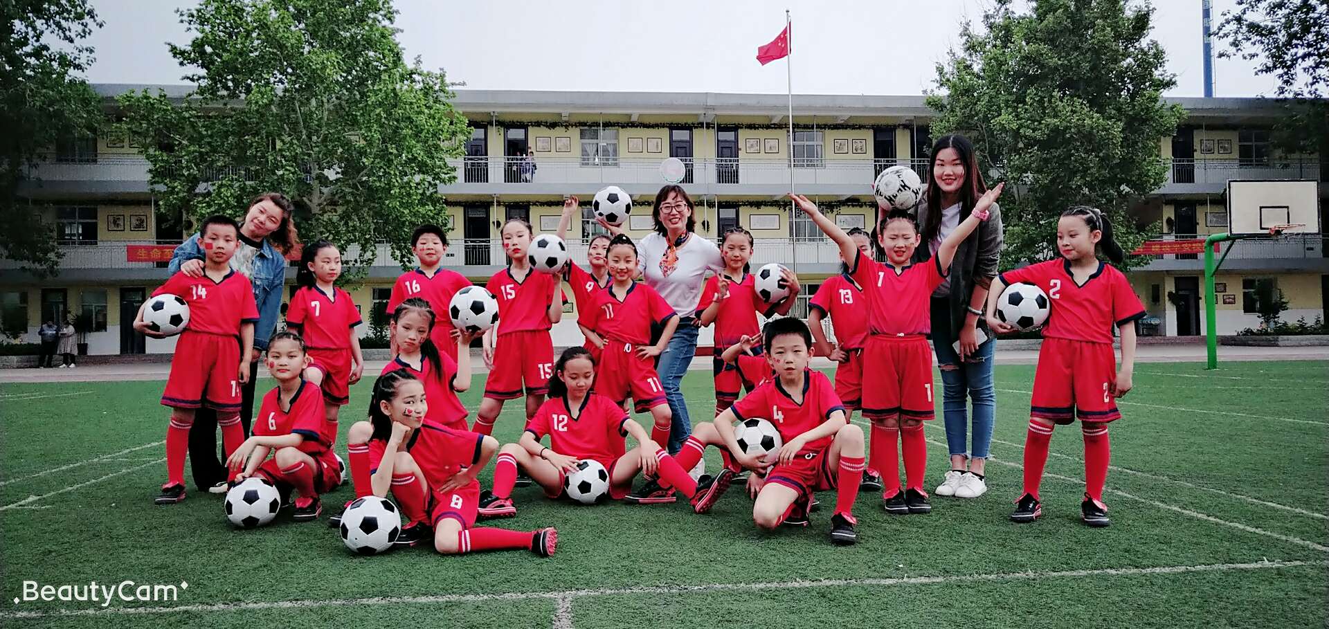 灏忓缁忓吀璇佃娲诲姩鍦嗘弧钀藉箷,灏忓瀹岀編鏀跺畼鍥炲繂鎴愰暱鍘嗙▼