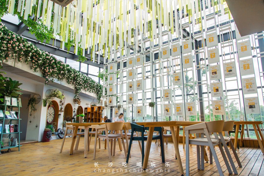 收藏!本期我们精选长沙14家宝藏书店推荐给你~