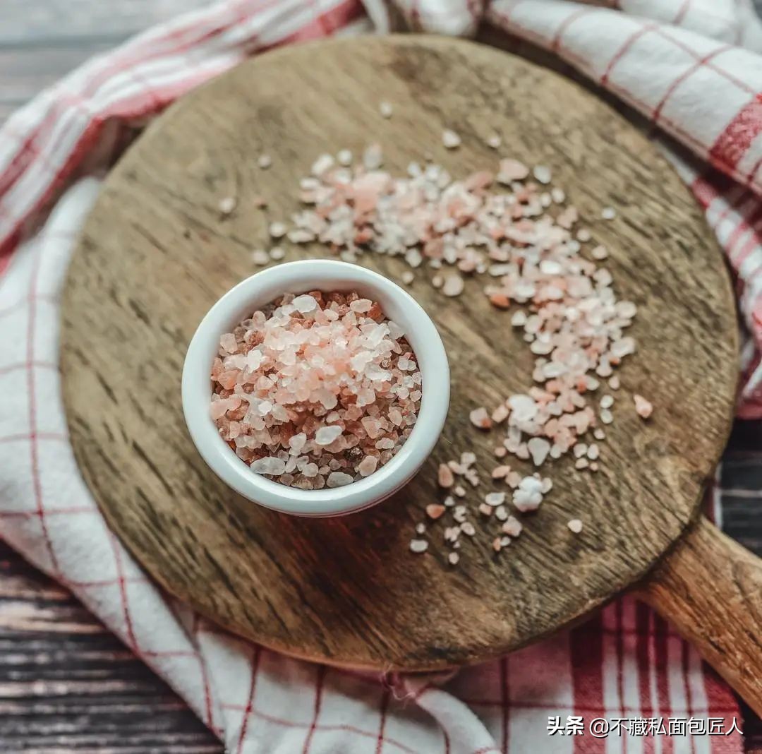 没放盐的面包会发酵吗,面包里不放盐可以吗