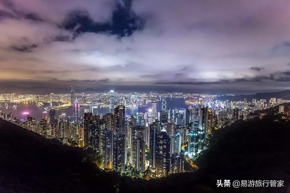 什么时候买东西打折,什么时候去买打折的衣服便宜