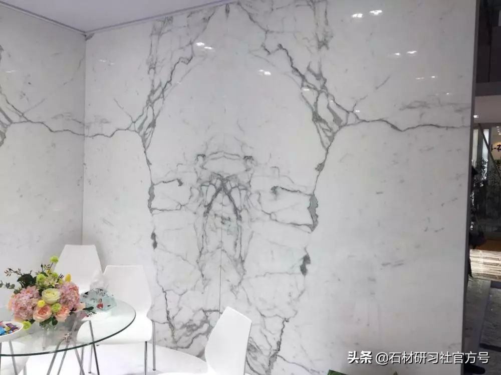 雪花白鱼肚白的区别,鱼肚白和雪山白的区别