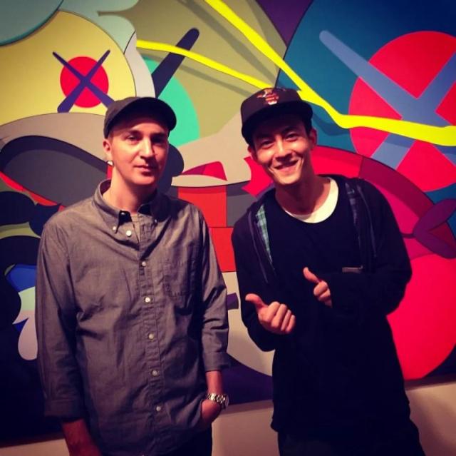 优衣库绿色口袋t恤kaws,2021优衣库kaws联名t恤