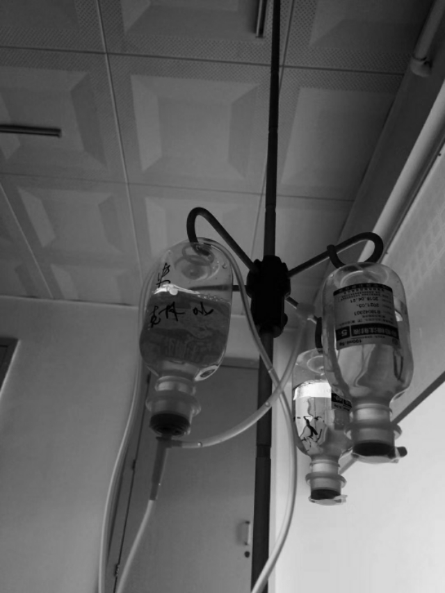 打点滴的过程中恶心想吐,打点滴回血的图片