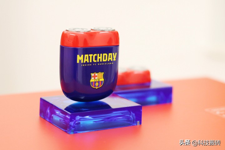 巴萨联名款剃须刀,日本刀头+德国材质打造,价值超过它的价格