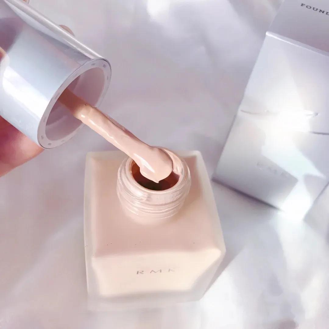 雅诗兰黛持妆无瑕保湿气垫粉底液,遮瑕好又不拔干的气垫粉底液推荐