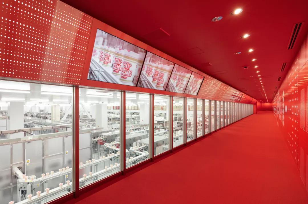 他为优衣库、日清变出设计魔术，这位日本设计师正在上海办展