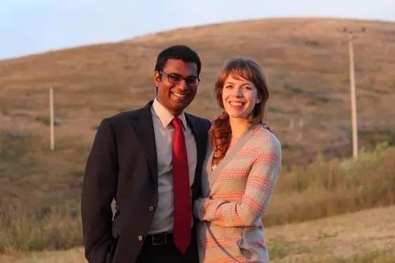 这位天才医生保住了患者的一条腿,这位医生拯救了许多人的英语