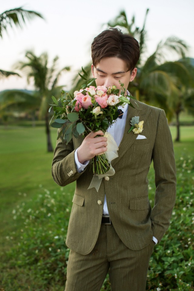 刚从三亚旅游回来,铂爵旅拍临沂本地拍婚纱照价格