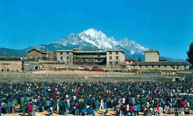 这个为丽江留下经典影像的“80后”纳若，居然上过战场剿过匪