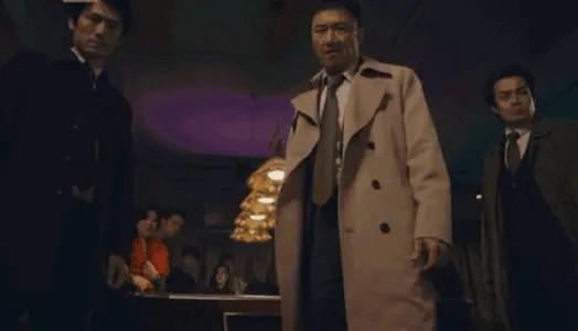 63岁苗侨伟依旧帅气，新剧收视率直达2.2亿！演技“吊打”男主