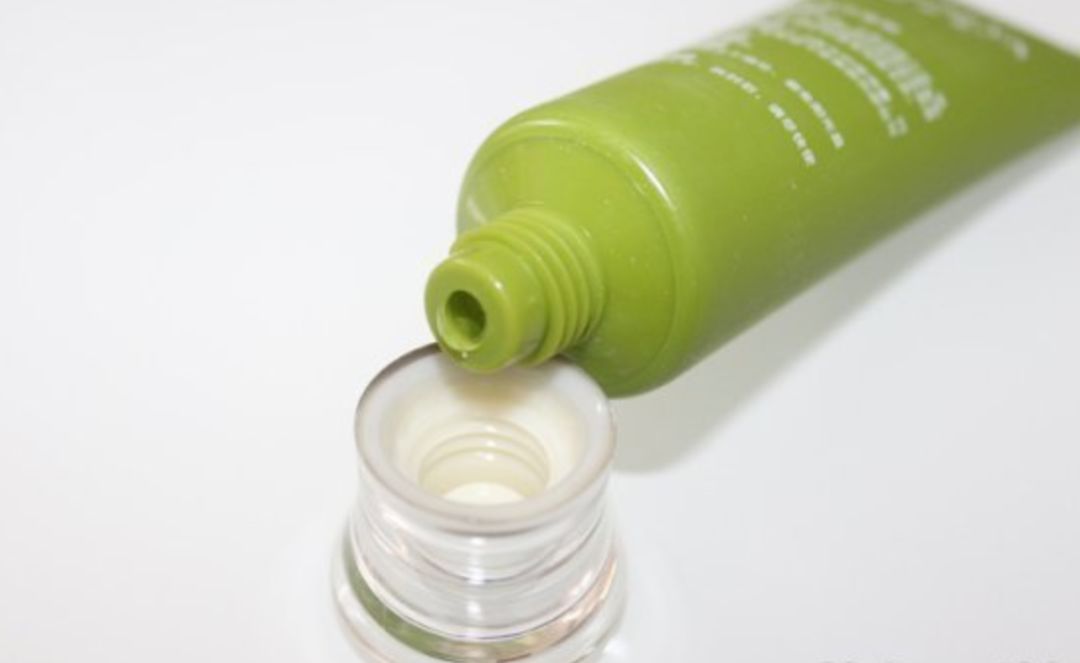 如何彻底消灭在痘痘里的螨虫,痘痘里面有米粒怎么全部去除