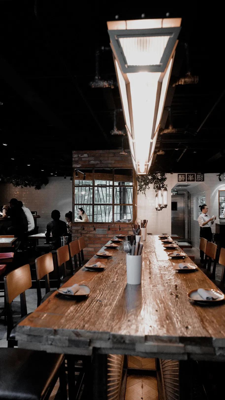 在上海的天花板酒吧“闯关”,喝到第五杯我悟了