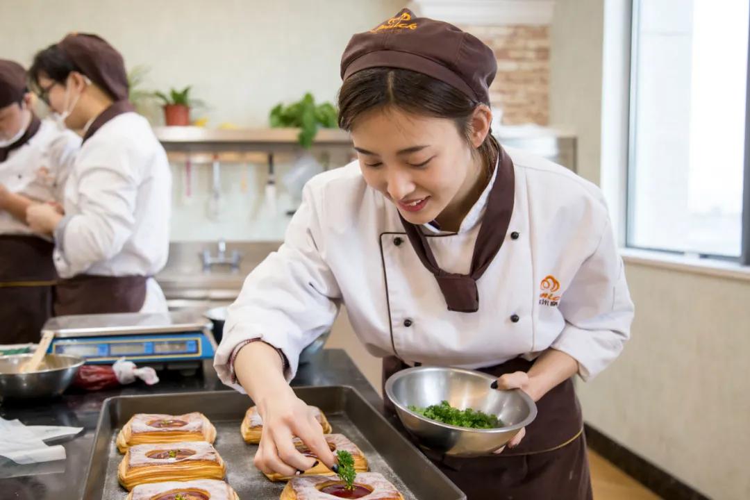 副业是25岁后成年人该有的自觉？