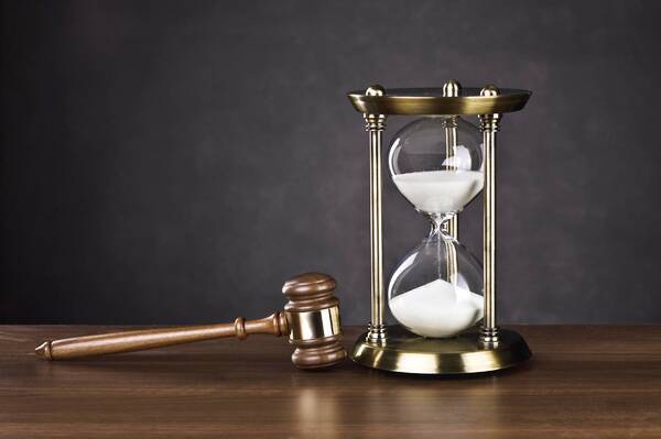 起诉案件有时间限制吗,起诉有时效20年