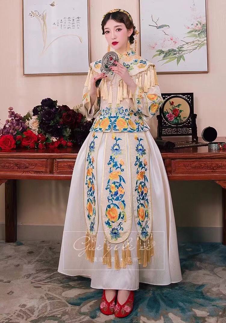 最适合穿中式嫁衣,新款秀禾服新娘礼服中式嫁衣