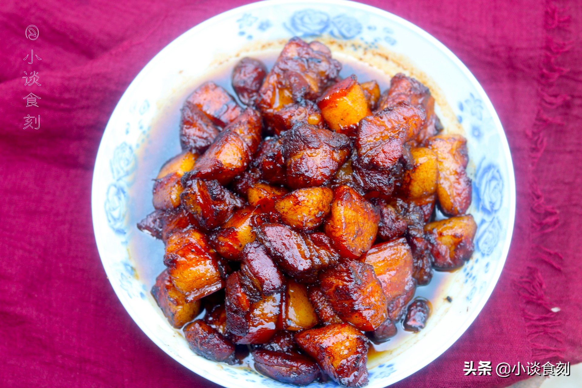 色泽红亮的红烧肉终于做好了,红烧肉这样做出来色泽红亮