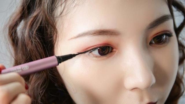 比较好用的平价眼线笔推荐,好用眼线笔便宜推荐