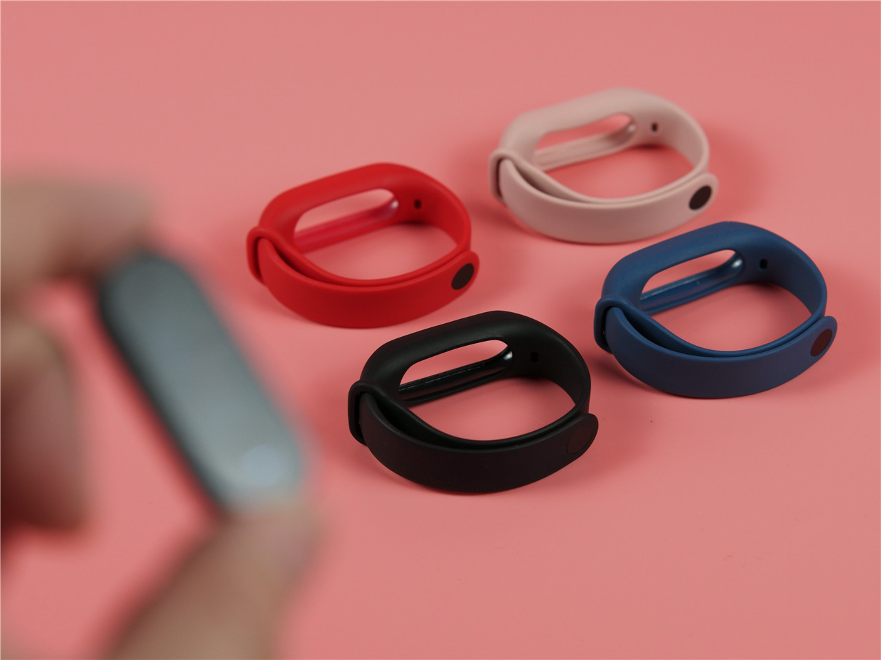 「超逸酷玩」彩色腕带的黑加手环换个心情做自己