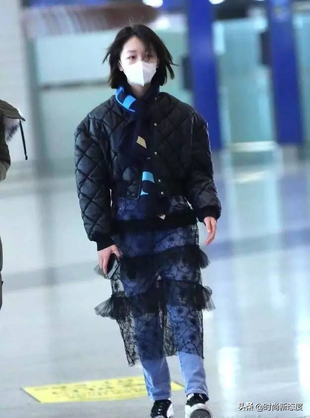 百褶纱裙怎么搭配好看,百褶纱裙怎么搭配上衣