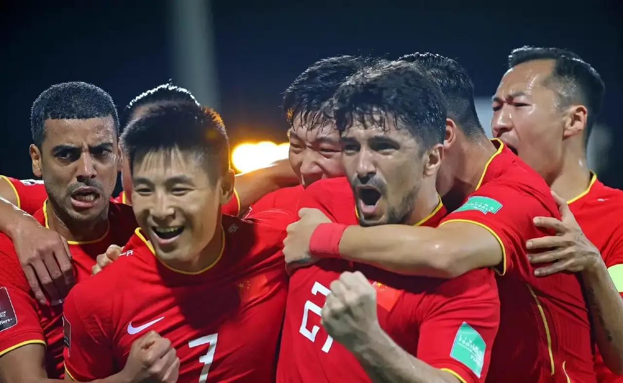 李铁回击质疑:这次换人是正常的!个性太强的人!“铁”定出局