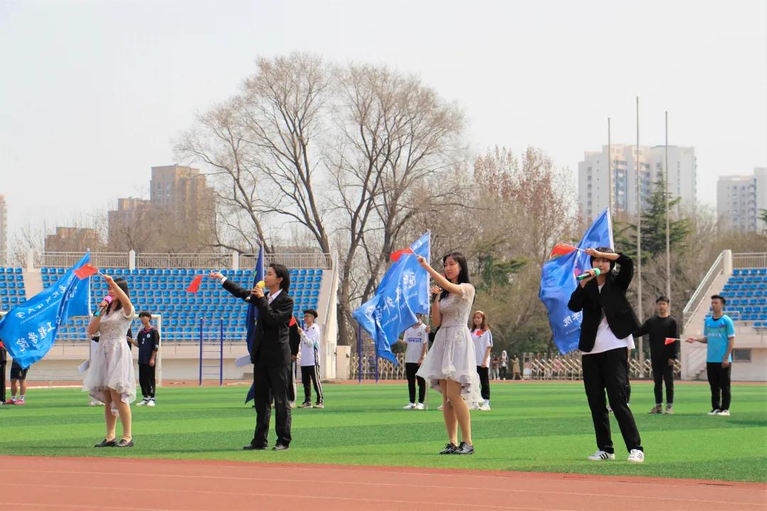 东北财经大学举办“献礼建*党**百年”东北财经大学第五届大学生体育文化节开幕式暨“东财杯”师生足球友谊赛