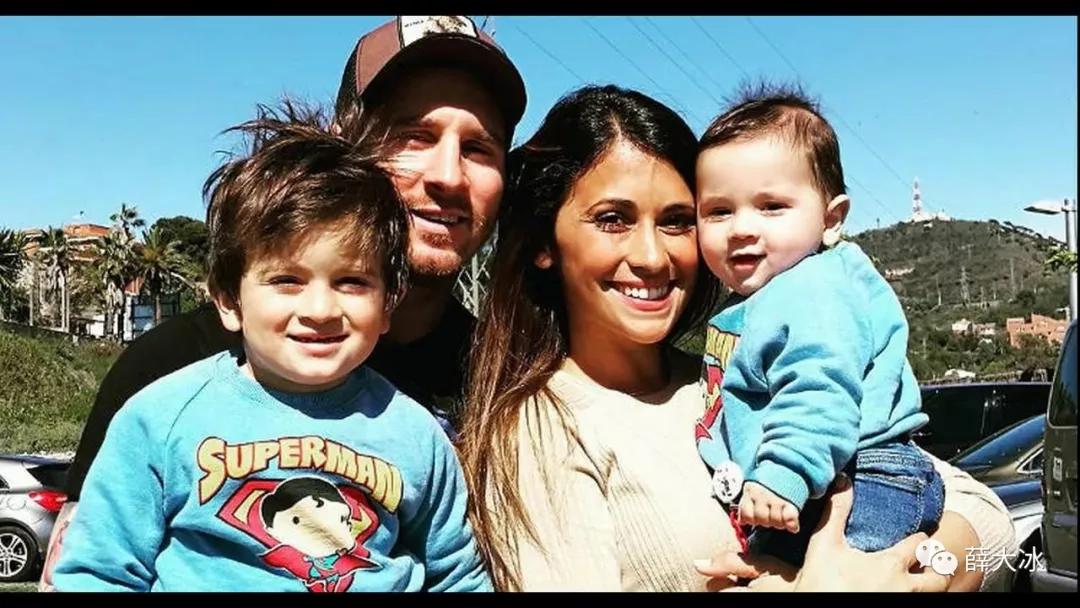 足坛两大巨星和另一半,如果是你你会选哪个当老公