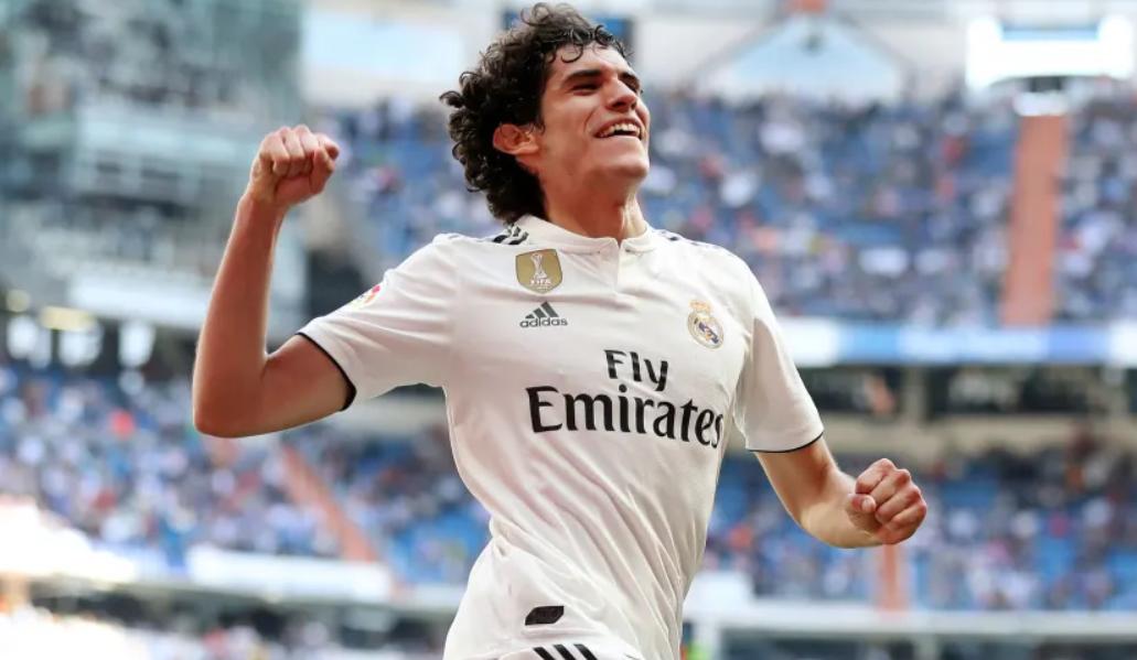 他18岁加盟皇马,22岁欧青赛捧杯,如今刚满23岁却已不知路在何方