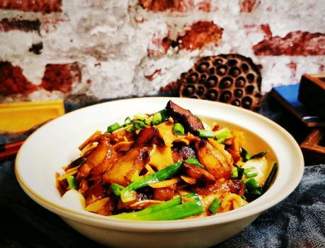 炒竹笋需要焯水吗?用冷水好还是热水?学会3点技巧,竹笋脆又嫩