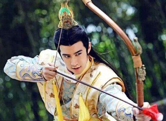 开始时朝野对他还是抱着很大的期望；可事实证明这货比刘子业还渣