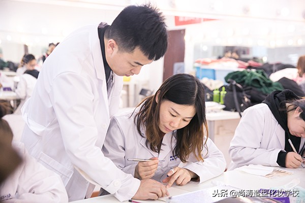 你是怎么做到又邋遢又精致,女生说自己又懒又丑怎么回复