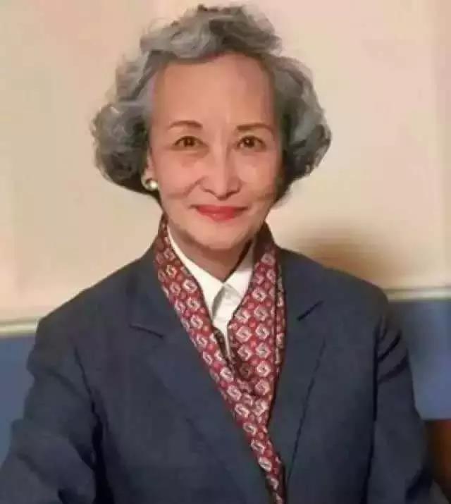 “深圳，女，26岁，月薪7k，负债7W”：假精致，榨干了多少年轻人